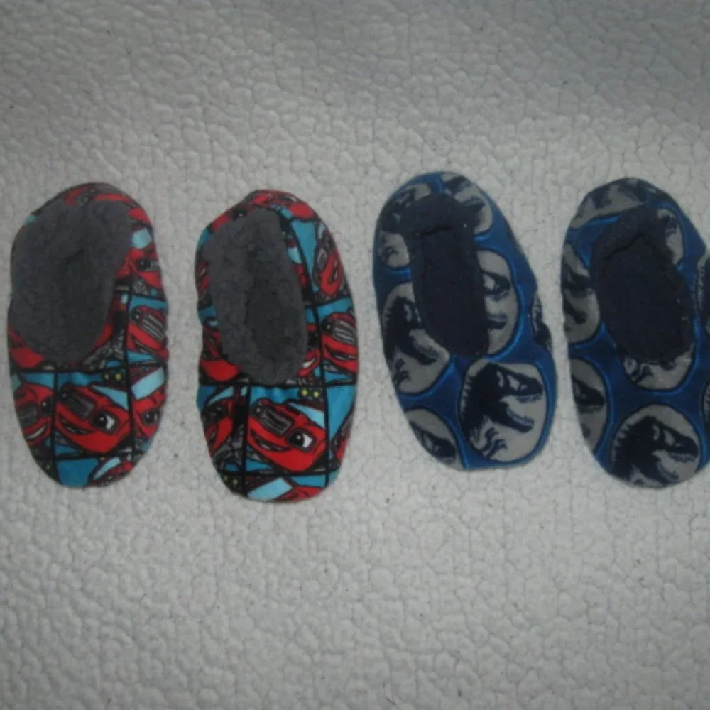 5/$30 Boys Viacom Slip On Fuzzy Slippers